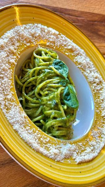 Pasta al pesto genovese